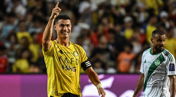 Ronaldo mở điểm cho Al Nassr.