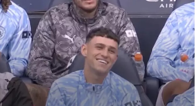 Ảnh bài viết Foden bật cười vì câu hát của fan Tottenham