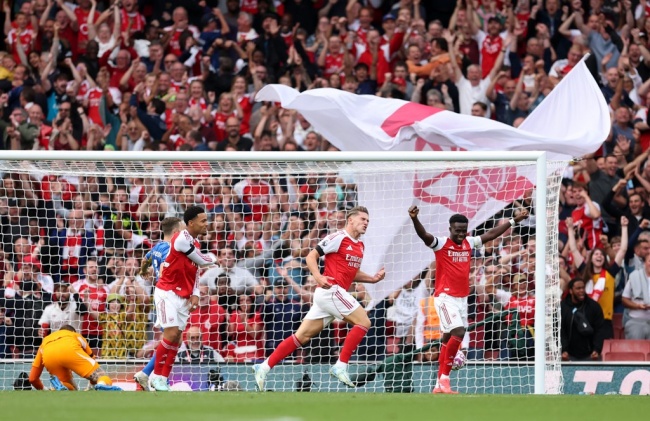 Gyokeres ghi bàn cho Arsenal.