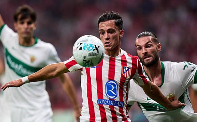 Atletico Madrid bất ngờ bị Elche cầm chân trên sân nhà.