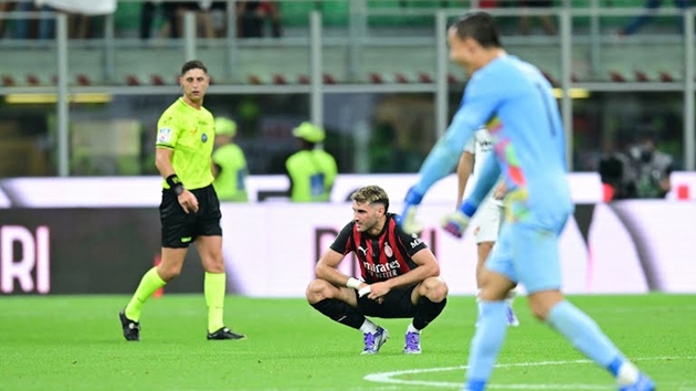 AC Milan thua sốc.