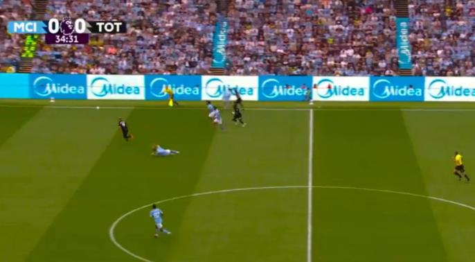 Tottenham rất biết cách khai thác hàng thủ dâng cao của Man City.