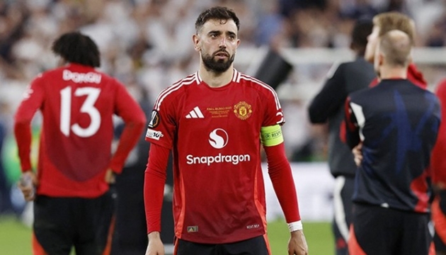 Ả Rập Saudi quyết giành Bruno Fernandes với Man United.