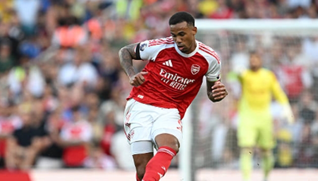 Gabriel Magalhaes – 7.7/10: Khả năng pressing tầm cao của anh đã châm ngòi cho nhiều đợt tấn công. Như thường lệ, Gabriel vẫn là một chốt chặn vững chắc và đáng tin cậy ở phía sau.