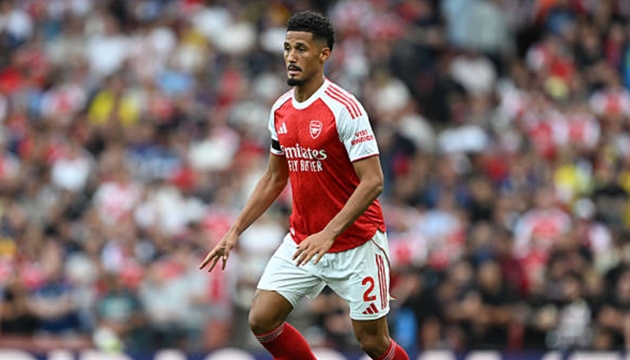 William Saliba – 7.5/10: Một trong những trận đấu nhàn nhã nhất của Saliba trong màu áo Arsenal. Hàng công của Leeds gần như không gây ra bất kỳ khó khăn nào cho anh.