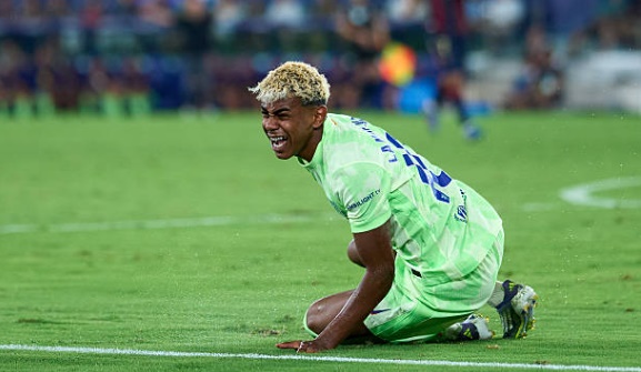 Ảnh bài viết Levante 2-3 Barca: Yamal tàng hình; Pedri sửa sai cho Flick