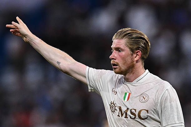 De Bruyne ra mắt ấn tượng.