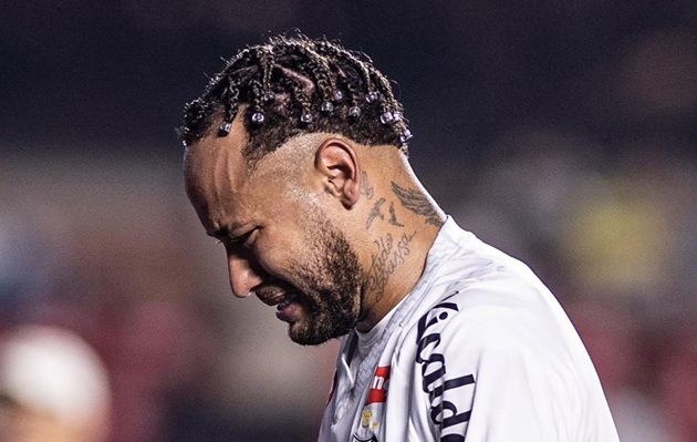 Ảnh bài viết Neymar chấn thương trước ngày Brazil công bố danh sách triệu tâp