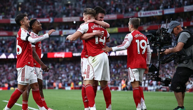 Arsenal lợi hại ở các tình huống cố định.