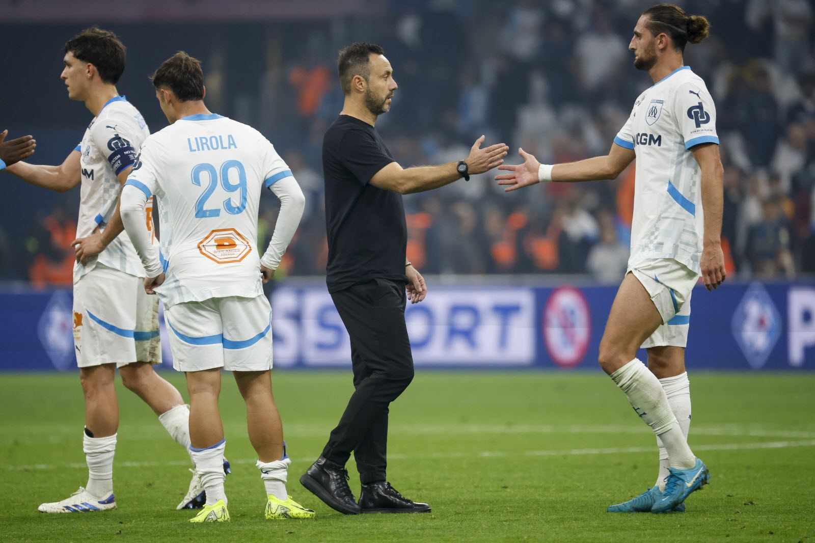 Ảnh bài viết Vì sao một cuộc xô xát lại khiến Marseille đuổi cổ Rabiot?