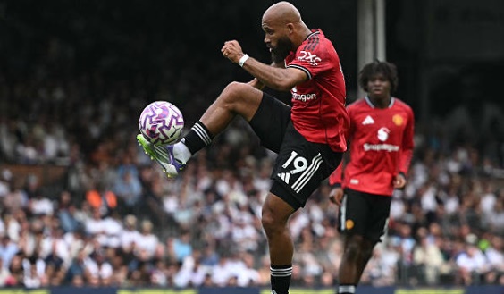 Bryan Mbeumo (7.0/10):  Bị hậu vệ đối phương theo kèm rất sát và không có nhiều không gian hoạt động tự do như ở trận đấu trước. Tuy nhiên cựu sao Brentford đã để lại dấu ấn với pha tạt bóng nguy hiểm góp công vào bàn mở tỷ số.