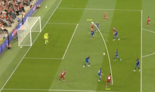 Sự ăn ý giữa Ekitike và Gakpo.