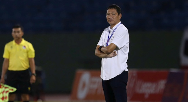 Ảnh bài viết HLV Nguyễn Anh Đức: "Trọng tài đã nặng tay với Trung Hiếu"