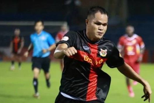 Dụng Quang Nho gặp phải chấn thương ở trận đấu với Thanh Hóa. Ảnh: Ninh Bình FC.