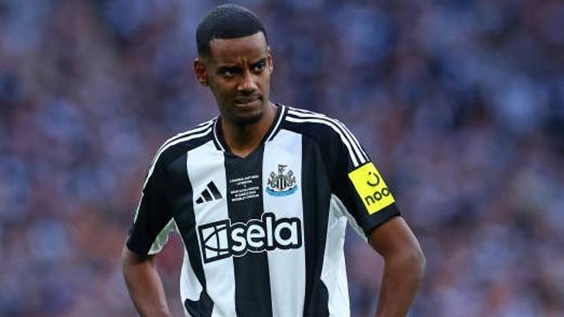 Newcastle thuyết phục Isak ở lại.