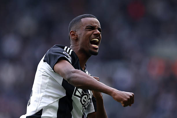 Isak là lời giải cho bài toán của cả Liverpool lẫn Newcastle. 