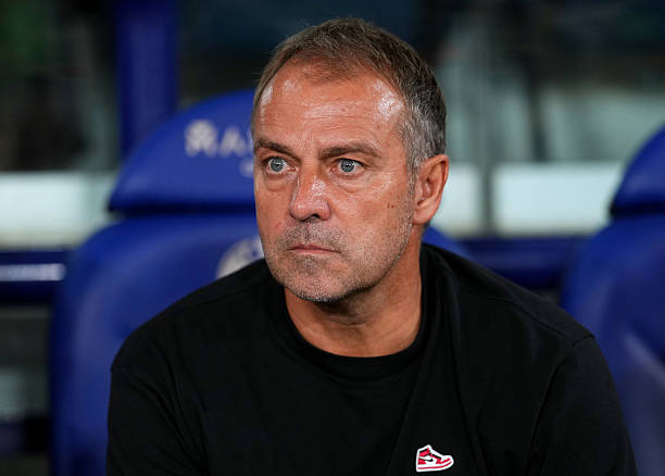 Flick đang đối mặt với nhiều vấn đề.