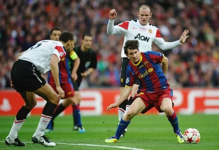 Nhiều người tin rằng ý tưởng về màu sắc của Barca bắt nguồn từ nước Anh