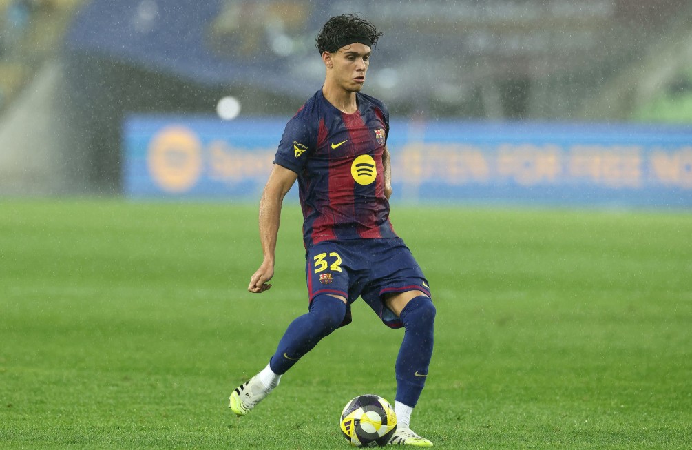 Hector Fort không còn chỗ đứng tại Barcelona.