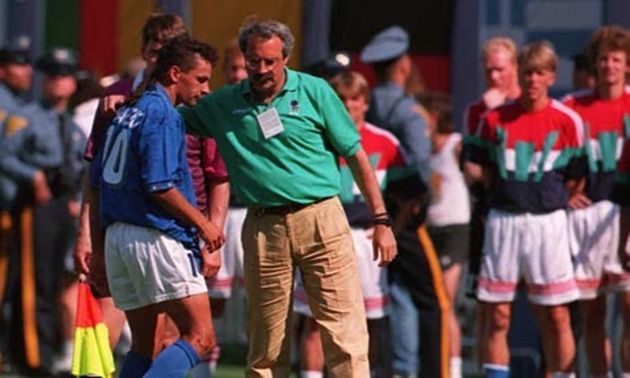 Roberto Baggio buồn bã khi bị thay ra ở World Cup 1994.