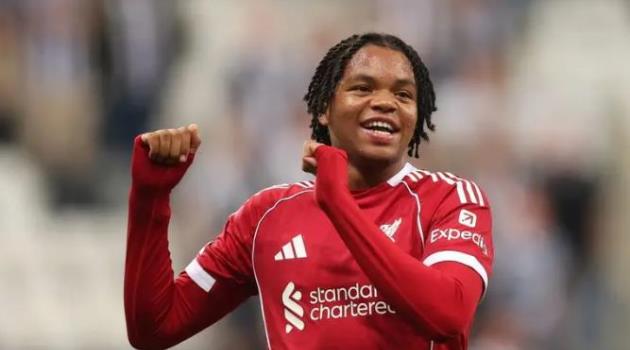 Ảnh bài viết Liverpool có thần đồng mới: Rio Ngumoha ghi bàn ra mắt ở tuổi 16