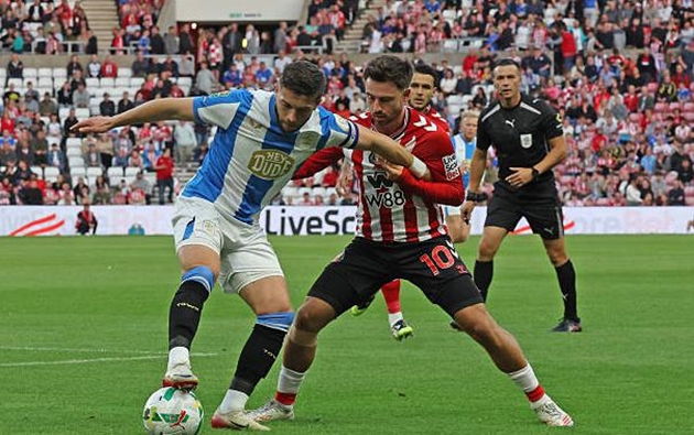 Sunderland bất ngờ bị loại ở vòng 2 Carabao Cup.