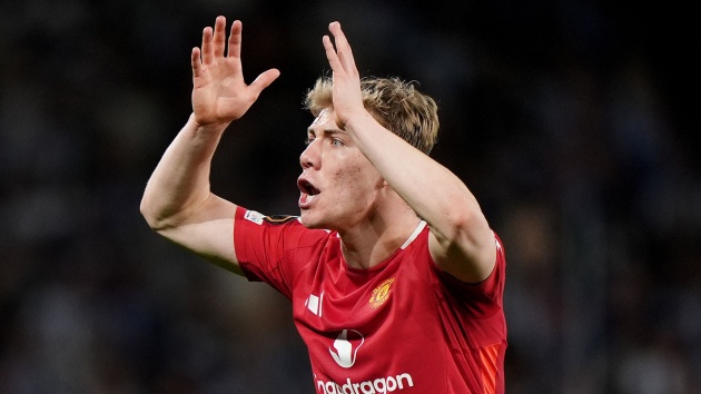 MU ép Napoli phải mua đứt Hojlund, không kèm điều kiện.