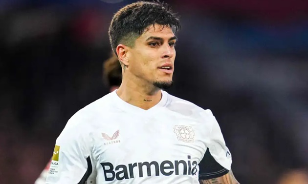 Hincapie sở hữu tố chất phù hợp với hàng phòng ngự Pháo thủ.