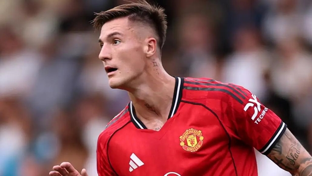 Benjamin Sesko vẫn gặp nhiều khó khăn tại Manchester United.