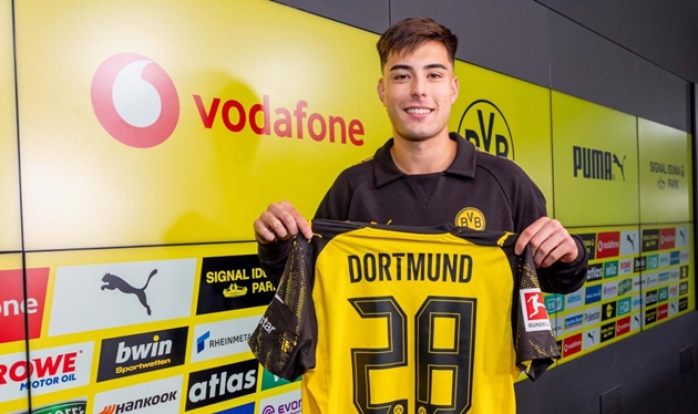 Ảnh bài viết Chính thức! Dortmund mượn thành công Anselmino từ Chelsea