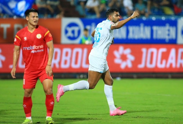 Ảnh bài viết Ngoại binh thi nhau tỏa sáng, Nam Định trở lại mạch thắng