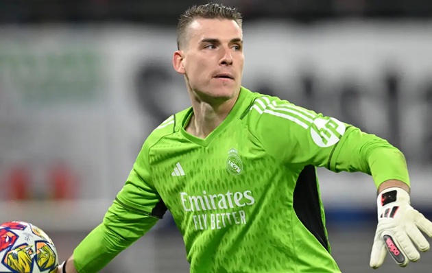 Ảnh bài viết Mourinho muốn "giải cứu" Andriy Lunin khỏi Real Madrid