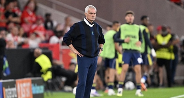 Ảnh bài viết Mourinho thua tâm phục khẩu phục trước Benfica