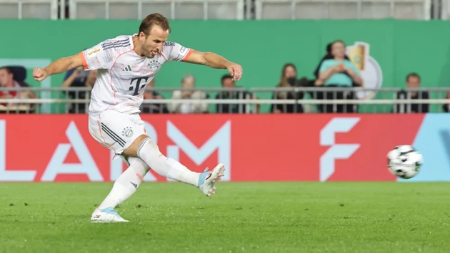 Ảnh bài viết Kane đá hỏng phạt đền cho Bayern, lên tiếng ca ngợi thủ môn đối thủ