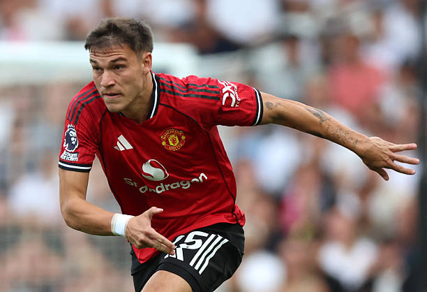 Ảnh bài viết Thảm họa Grimsby và lời hứa của Omar Berrada: Ugarte phải rời Man Utd