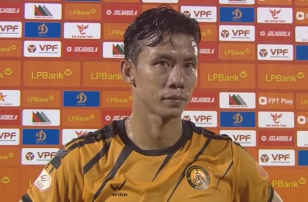 Ảnh bài viết Khởi đầu khó khăn, Quế Ngọc Hải động viên đồng đội Thanh Hóa