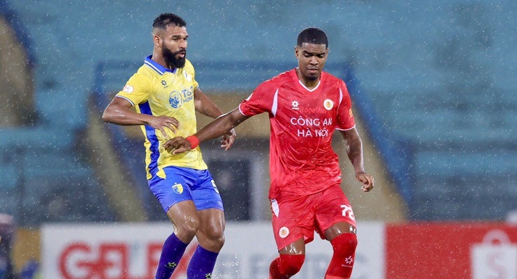 Các ngoại binh đã chơi bùng nổ trong trận derby Hà Nội.