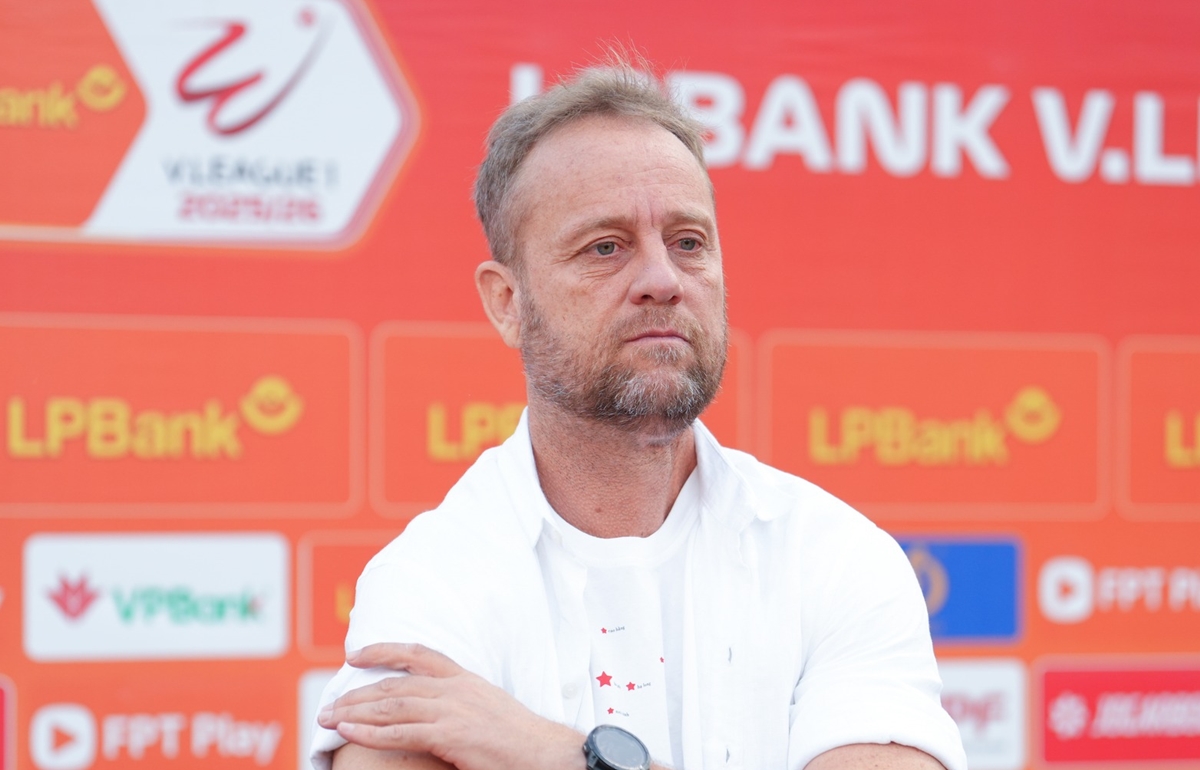 Ảnh bài viết CAHN đè bẹp Hà Nội FC 4-2: HLV Polking vẫn chưa hài lòng, Makoto đối mặt áp lực lớn