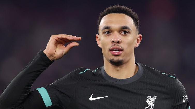 Alexander-Arnold sẽ quay lại Anfield chỉ vài tháng sau khi rời Liverpool.