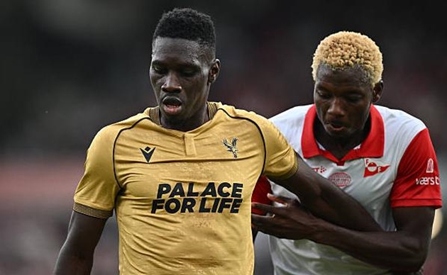 Ảnh bài viết Chơi nhạt nhòa, Palace vẫn giành quyền đi tiếp tại Conference League