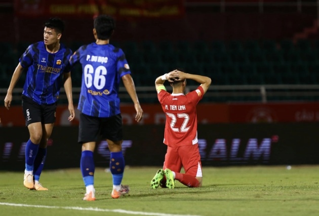 Nỗi thất vọng của Tiến Linh khi không thể ghi bàn.