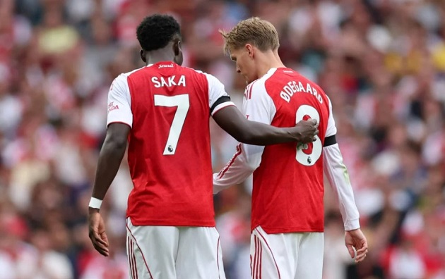Saka và Odegaard gặp chấn thương ở vòng đấu trước.