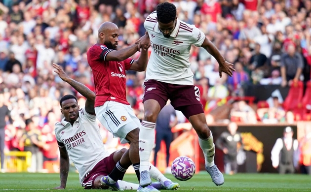 Hàng phòng ngự Arsenal có thể là nền tảng để câu lạc bộ nuôi mộng vô địch.
