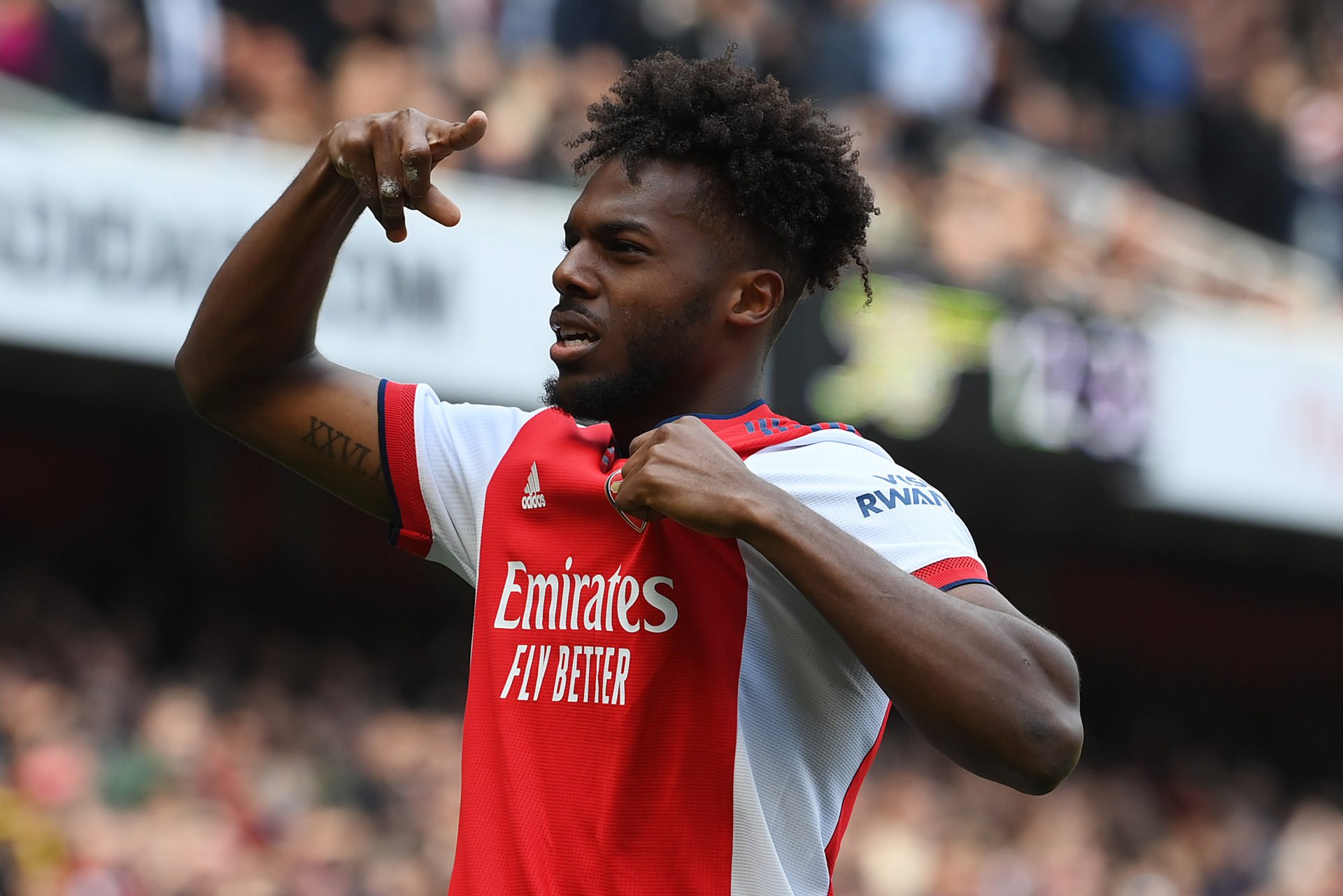 Tavares là khoản thu nhập ít ỏi của Arsenal hè năm nay
