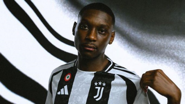 Juve chưa thể chốt thương vụ Muani.