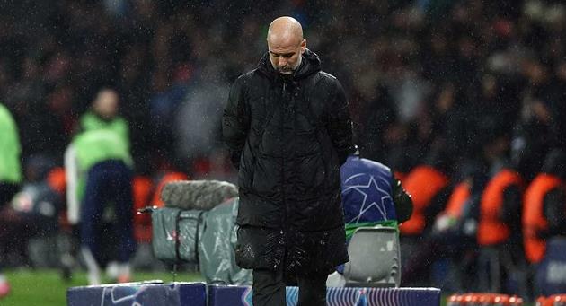 Pep đang gặp không ít khó khăn ở Man City.