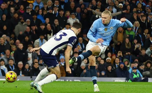 Haaland vẫn là đầu tàu của Man City.