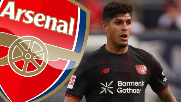 HLV Arteta rất coi trọng tài năng của Hincapie.