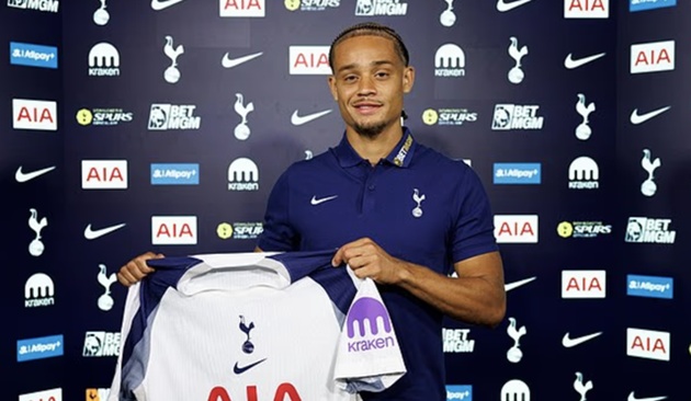 Simons chính thức cập bến Spurs