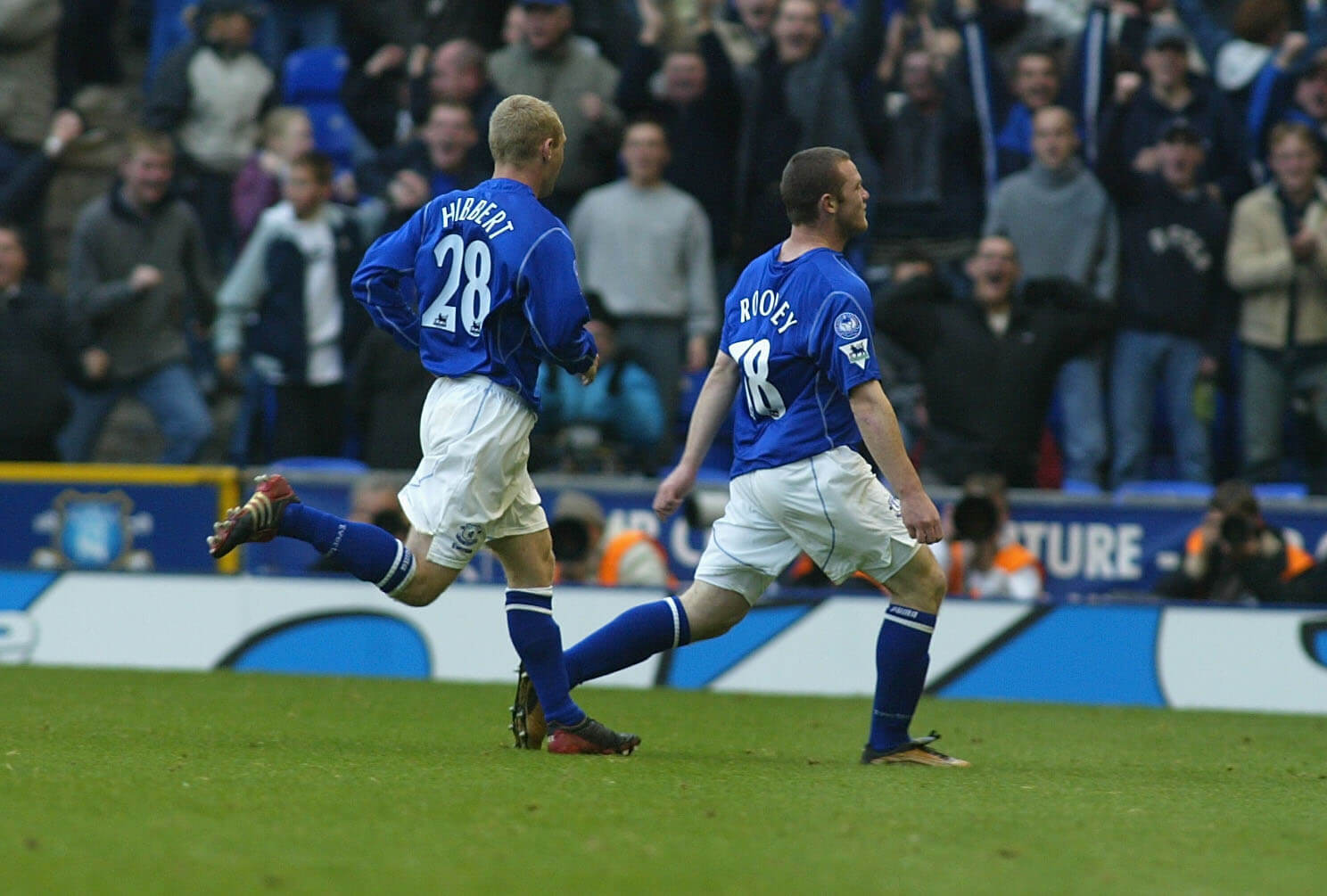Rooney với mùa giải 2002 bùng nổ